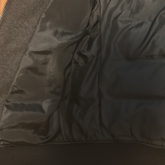 Warm UNIQLO down zip-up jacket with hood. Size L - Picture 3 of 7